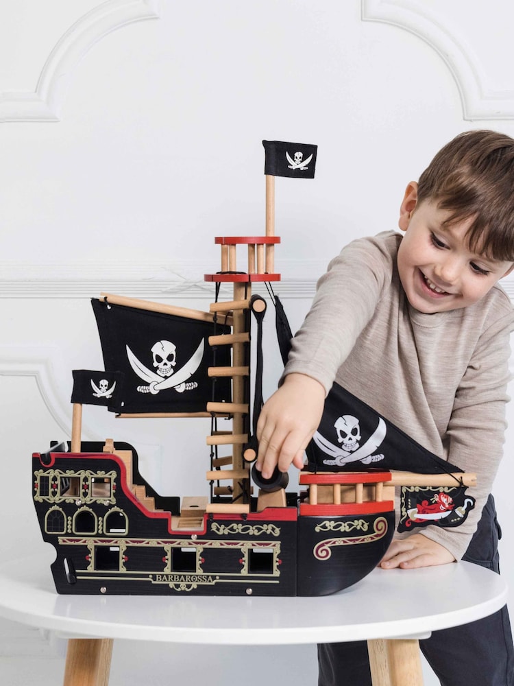 Le Toy Van Pirate Ship - Image 1 of 6