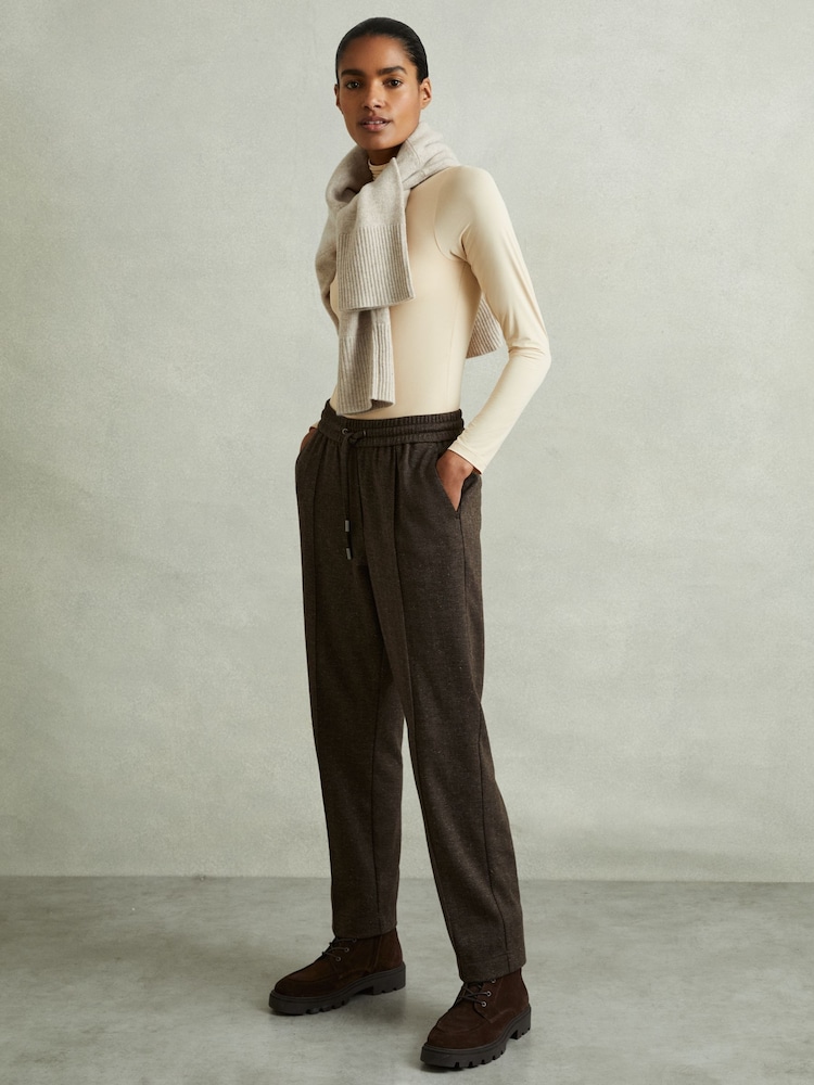 Reiss, Lois Marled, schmal zulaufende Hose aus Baumwollmischung mit Kordelzug - Bild 1 von 6 Reiss, Lois Marled, schmal zulaufende Hose aus Baumwollmischung mit Kordelzug - Bild 1 von 6