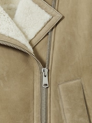 Светло-зеленый - Reiss Mona Shearling-Lined Leather Aviator Jacket - Image 7 of 7