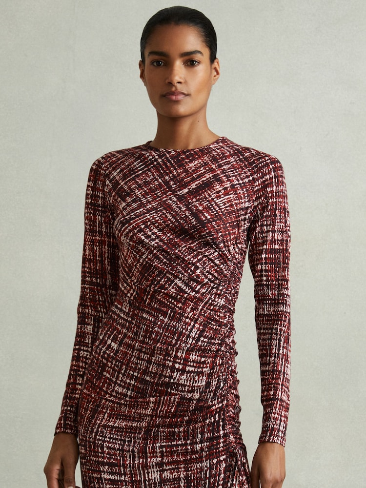 Reiss Red Riyo Petite Printed Ruched Midi Dress - Image 1 of 7