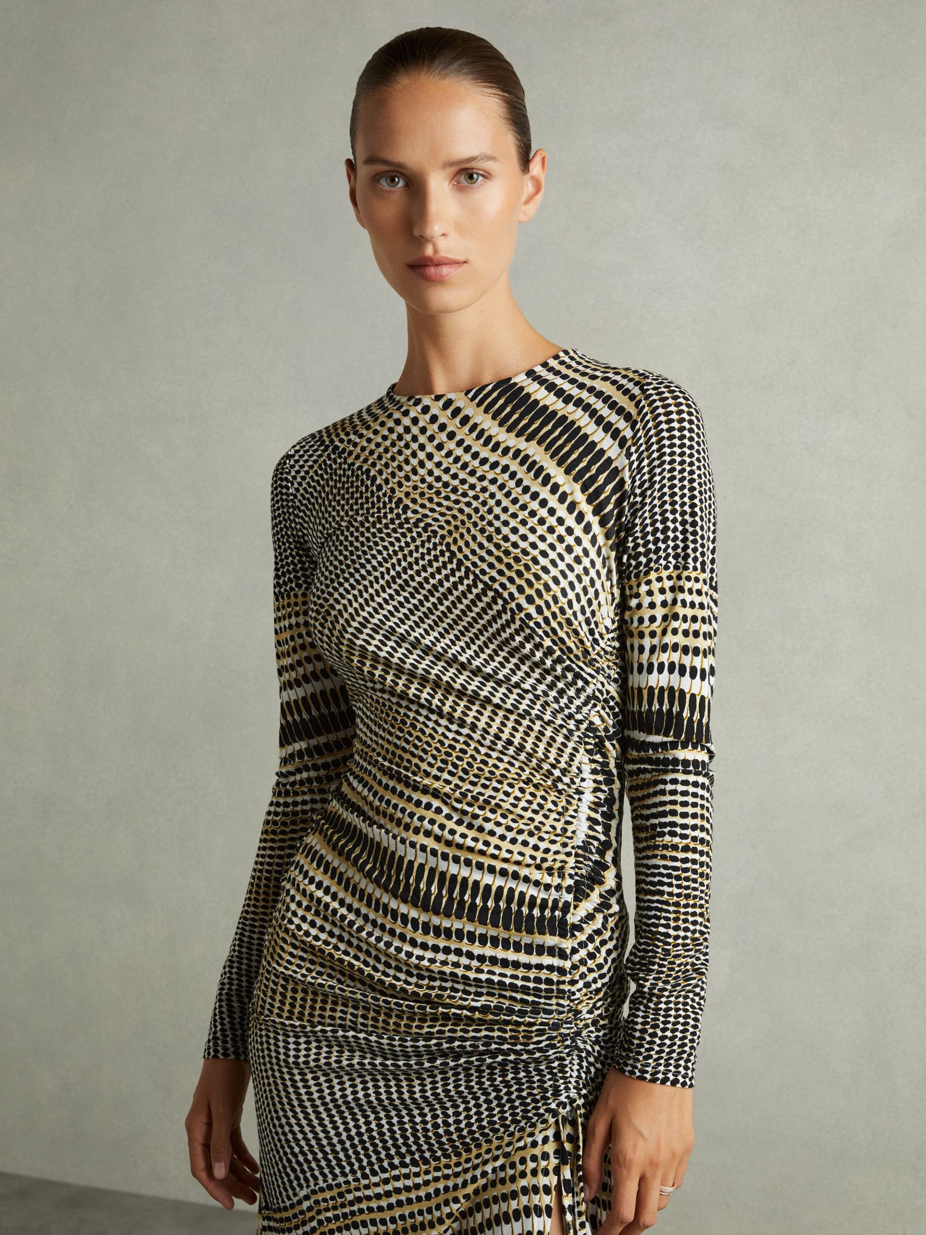 【海外限定】REISSワンピース☆Navy/Neutral Riyo Printed Ruche Buy Reiss Navy/Neutral Riyo Printed Ruched Midi Dress from