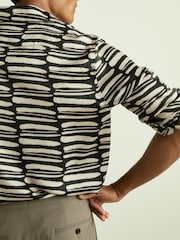 Reiss Black/White Knox Abstract-Print Twill Cuban-Collar Shirt - Image 4 of 7