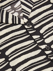 Reiss Black/White Knox Abstract-Print Twill Cuban-Collar Shirt - Image 7 of 7