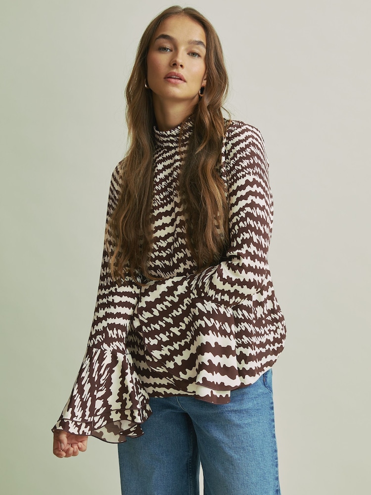 Florere Tiered Sleeve Chocolate Blouse - Image 4 of 7