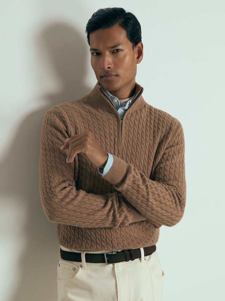 Camelo Melange - cashmere comReiss Richmond Cabled Cashmere com gola alta e zíper Atelier Jumper - Imagem 1 de 6
