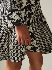 Reiss Black/Cream Ester 9-13 yrs Dogtooth Flared Hem Dress - Image 4 of 5
