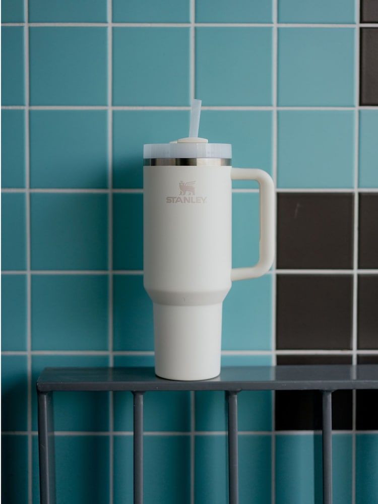 Stanley Cream Tonal Quencher H2.0 FlowState Tumbler Water Bottle 1.18L 1.18L - Image 2 of 5