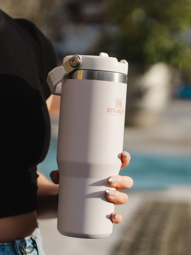 Stanley Rose Quartz IceFlow Flip Straw Tumbler Water Bottle 0.89L - Image 2 of 4 Stanley Rose Quartz IceFlow Flip Straw Tumbler Water Bottle 0.89L - Image 2 of 4