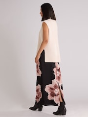 Ro&Zo Black Mono Floral Placement Print Skirt - Image 2 of 3