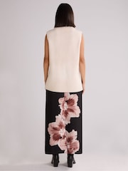 Ro&Zo Black Mono Floral Placement Print Skirt - Image 3 of 3