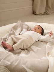 Conjunto de chaqueta, bodi y leggings de punto de algodón 100 % en marrón con patitos de Mamas & Papas - Imagen 3 de 10