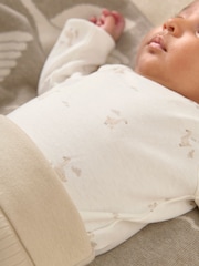 Conjunto de chaqueta, bodi y leggings de punto de algodón 100 % en marrón con patitos de Mamas & Papas - Imagen 4 de 10