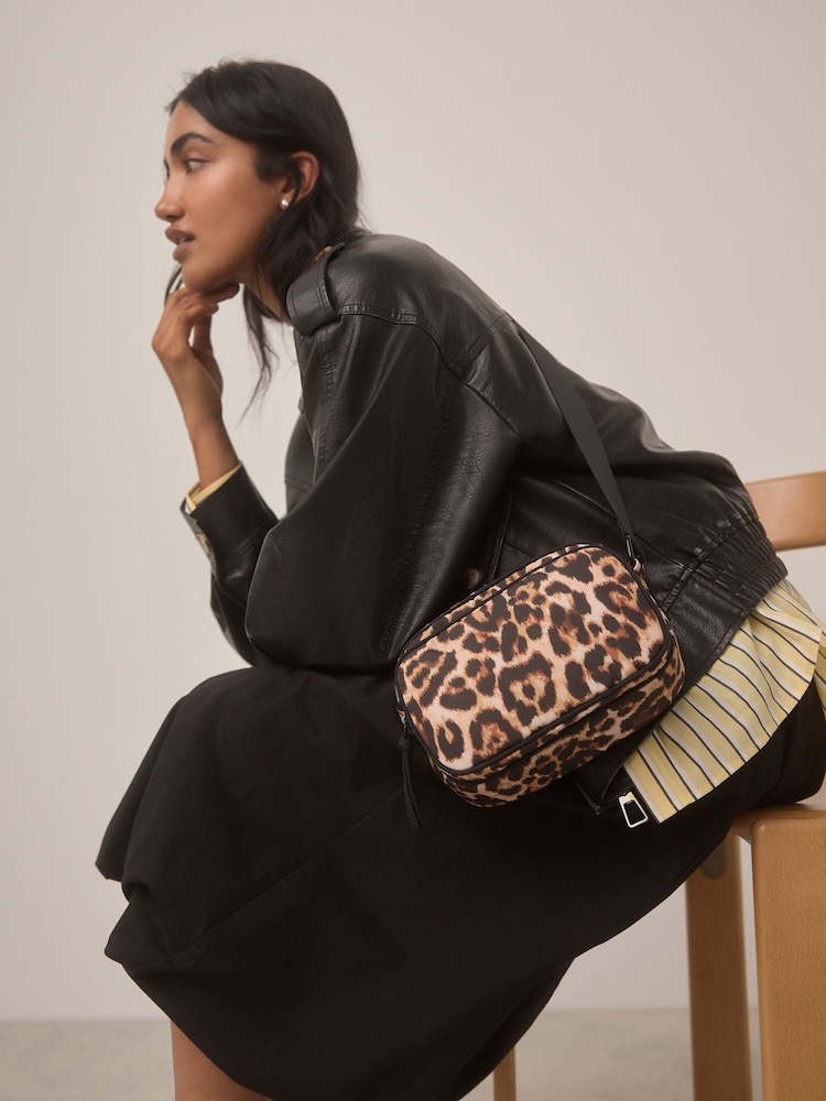 Animal - Bolsa de nailon estampado para cámara - Imagen 1 de 10 Animal - Bolsa de nailon estampado para cámara - Imagen 1 de 10