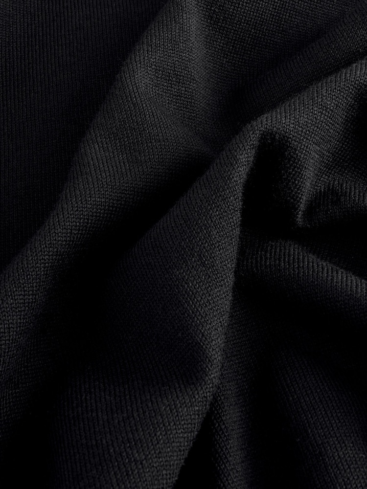 Schwarz - Reguläre Passform - Kurzärmeliges Poloshirt aus Strick mit hohem Baumwollanteil - Bild 3 von 3 Schwarz - Reguläre Passform - Kurzärmeliges Poloshirt aus Strick mit hohem Baumwollanteil - Bild 3 von 3