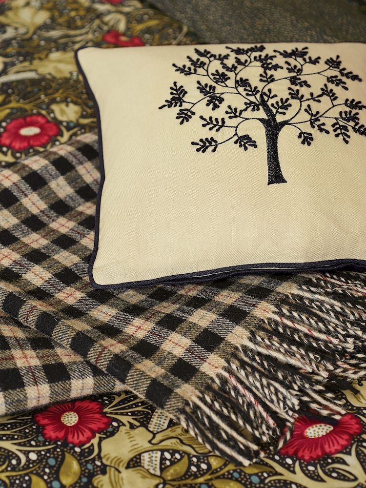 Morris & Co Black 100% Cotton Seaweed Standard Pillowcase Pair - Image 2 of 3 Morris & Co Black 100% Cotton Seaweed Standard Pillowcase Pair - Image 2 of 3