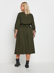 Yours Curve Black Limited 3/4 Tie Sleeve Crinkle Midaxi Dress - Image 3 of 4