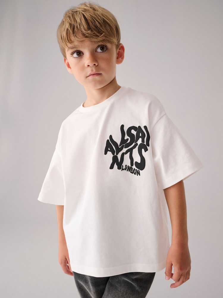 Weiß - SmallSaints – Orlando – Rundhals-T-Shirt mit Logo für Jungen in Übergröße aus 100 % Baumwolle - Bild 1 von 7 Weiß - SmallSaints – Orlando – Rundhals-T-Shirt mit Logo für Jungen in Übergröße aus 100 % Baumwolle - Bild 1 von 7