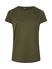 Yours Curve Natural Core Basic Short Sleeve T-Shirts 3 Pack - Image 8 of 9