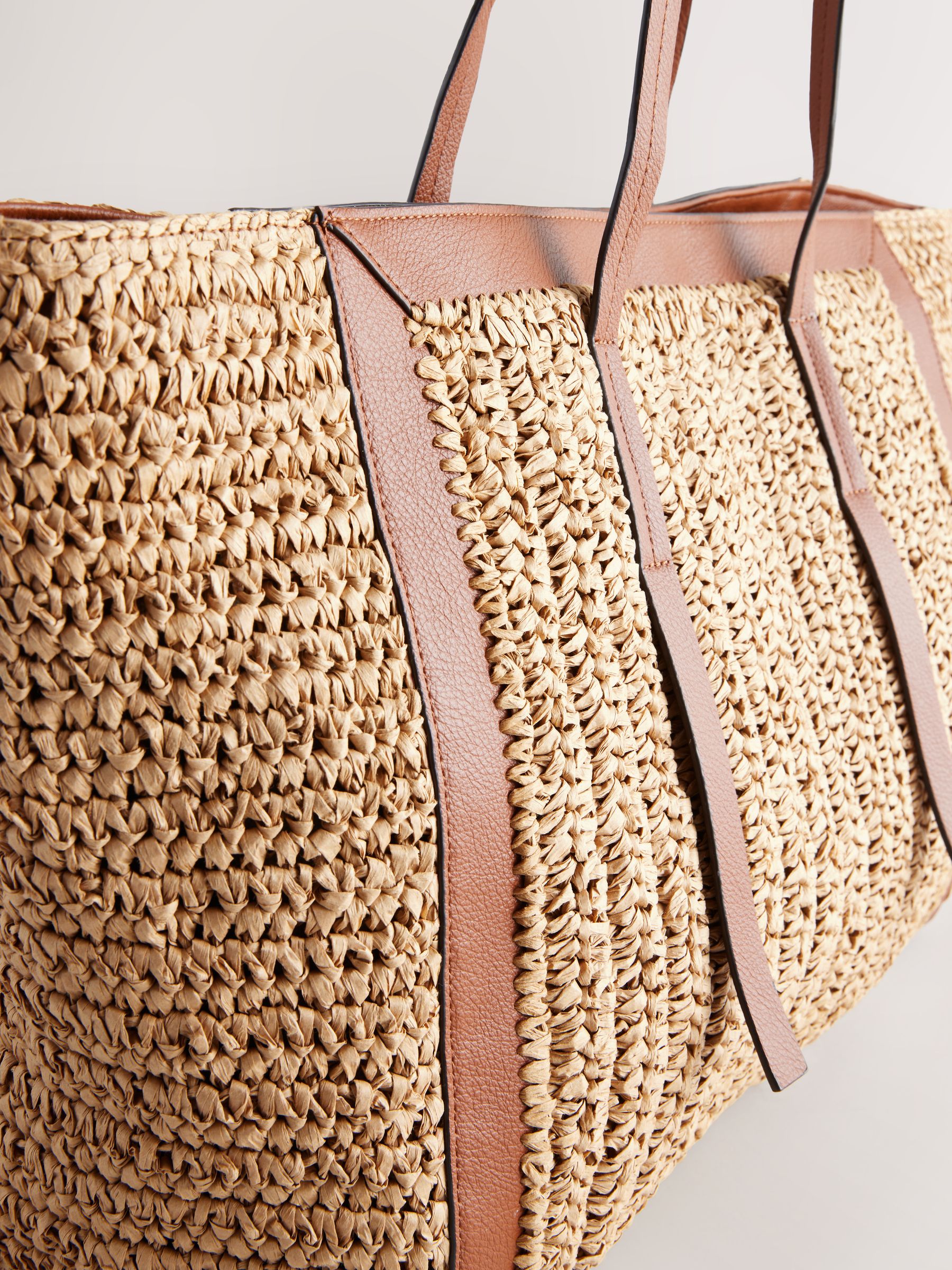Cumpără Natural - Geantă shopper mare din rafie from Next Romania