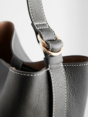 Black Leather Shoulder Bag - Image 10 of 11