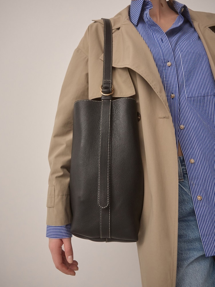 Black Leather Shoulder Bag - Image 3 of 11