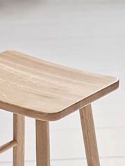 Cox & Cox Natural Oak Curved Topped Bar Stool - Image 4 of 5