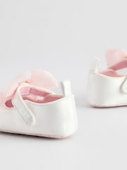 Baker by Ted Baker Baby Girls Born in 2025 Padded White/Pink Shoes With Bow - Image 5 of 6