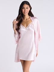 Bata de satén rosa Amelia de Boux Avenue - Imagen 4 de 6