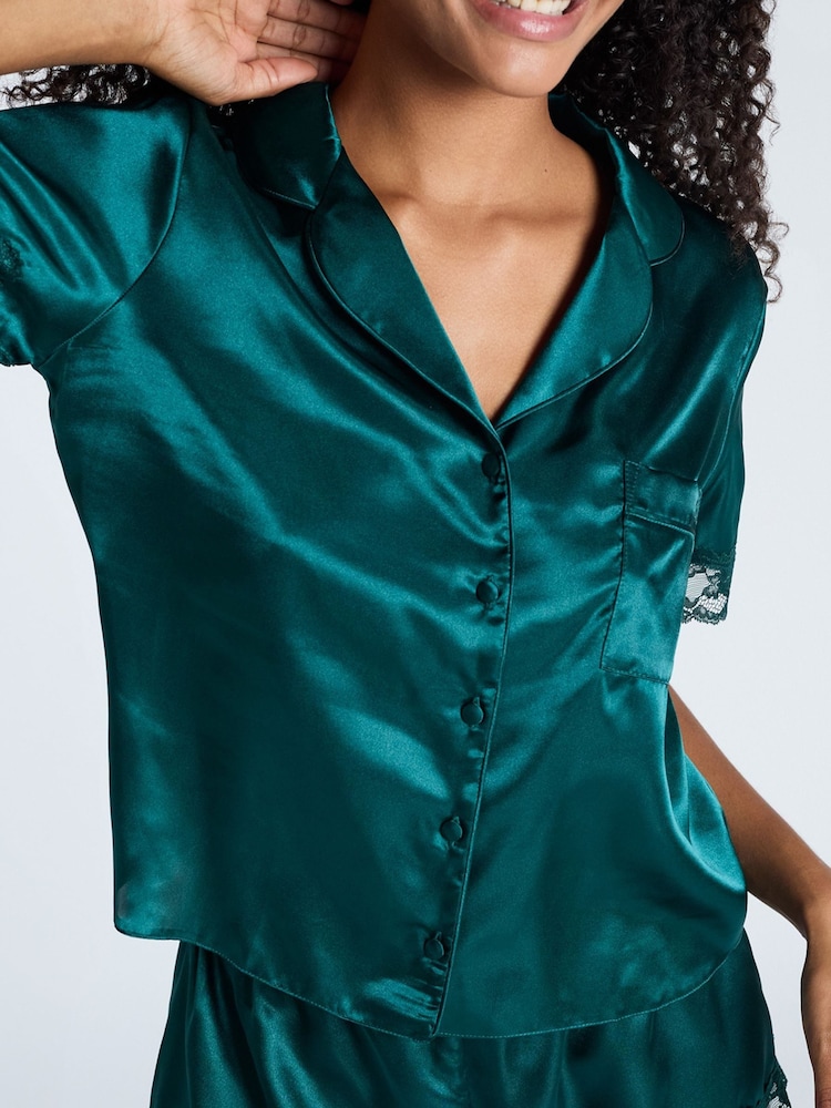 Grün - Boux Avenue Amelia Satin-Pyjama-Set mit Shorts - Bild 5 von 5 Grün - Boux Avenue Amelia Satin-Pyjama-Set mit Shorts - Bild 5 von 5