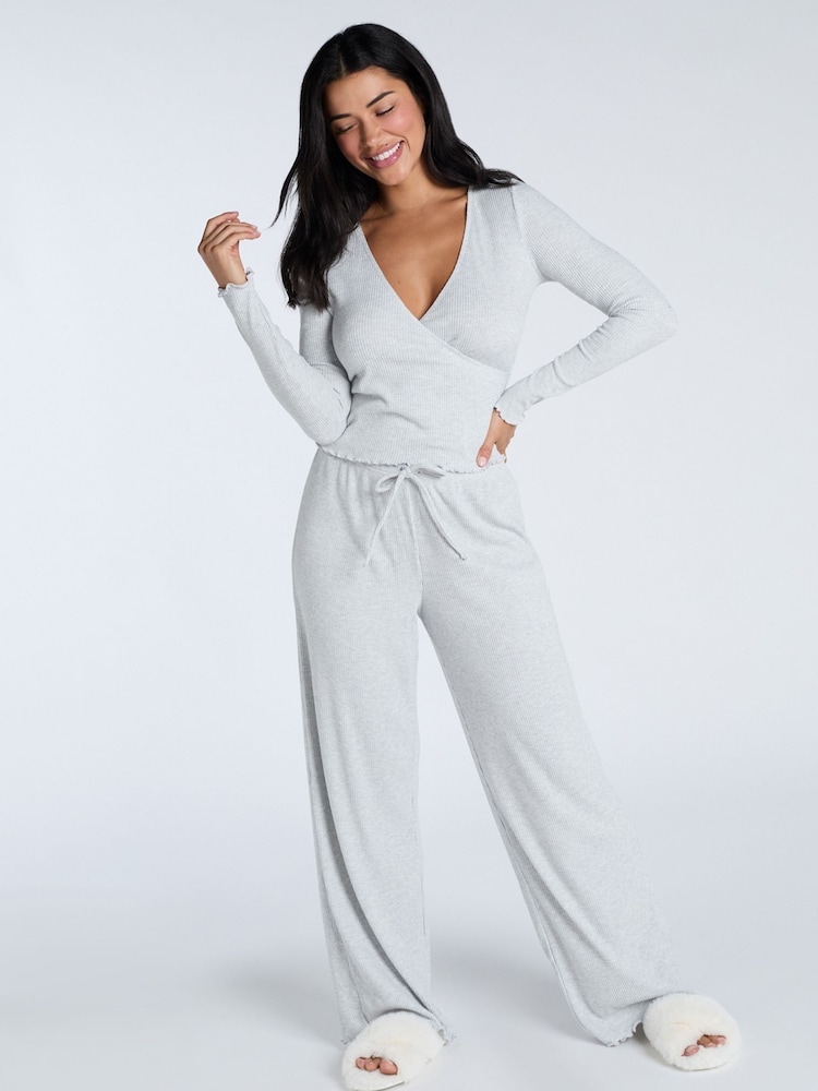 Grau - Boux Avenue Rib Wrap Pyjamas Top and Trousers - Bild 1 von 4 Grau - Boux Avenue Rib Wrap Pyjamas Top and Trousers - Bild 1 von 4