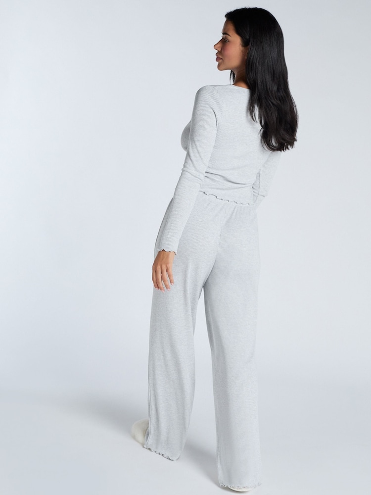 Grau - Boux Avenue Rib Wrap Pyjamas Top and Trousers - Bild 2 von 4 Grau - Boux Avenue Rib Wrap Pyjamas Top and Trousers - Bild 2 von 4