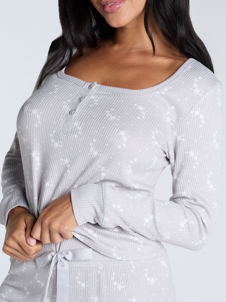 Grau/Sternmotiv - Boux Avenue – Set aus geripptem Top und Leggings mit Sternmuster - Bild 6 von 6 Grau/Sternmotiv - Boux Avenue – Set aus geripptem Top und Leggings mit Sternmuster - Bild 6 von 6