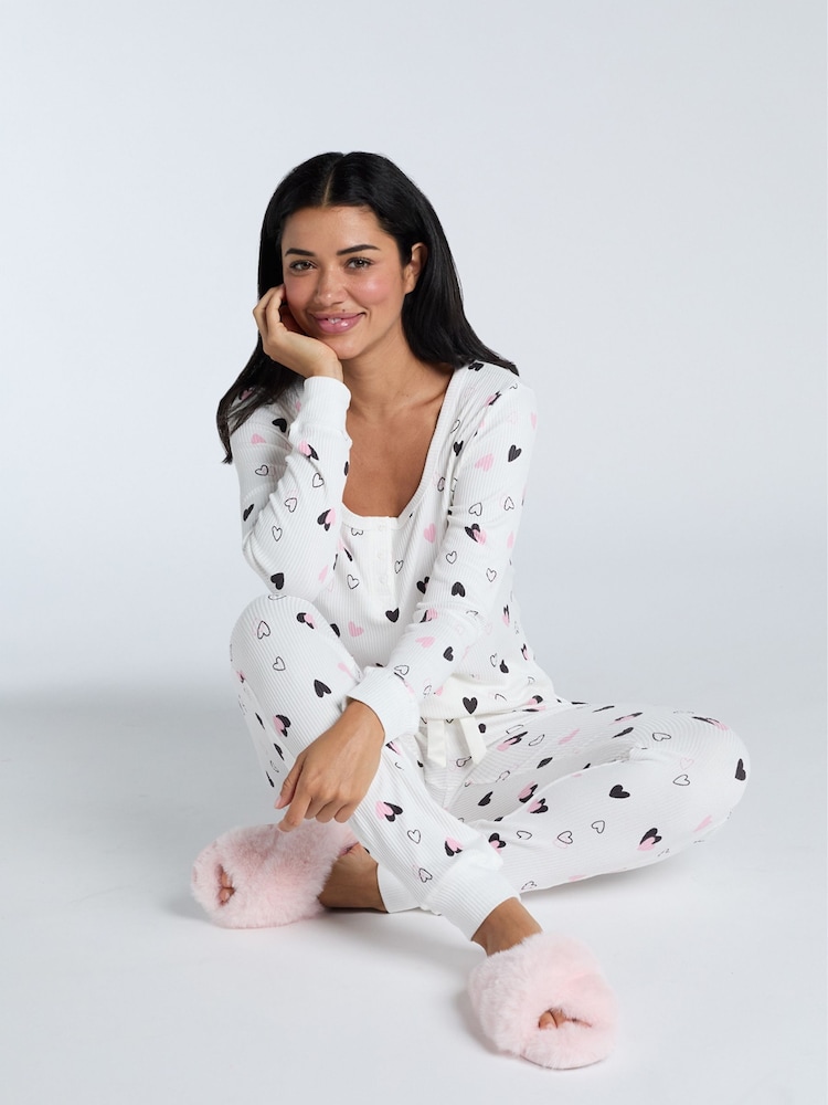 Elfenbein mit rosafarbenen Herzen - Boux Avenue – Set aus geripptem Top und Leggings mit Sternmuster - Bild 2 von 8 Elfenbein mit rosafarbenen Herzen - Boux Avenue – Set aus geripptem Top und Leggings mit Sternmuster - Bild 2 von 8
