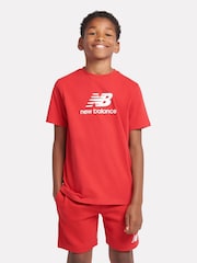 تيشِرت مزيّن بشعار مكدس للأولاد مصنوع من خامة %100 قطن من New Balance - صورة 1 من 8