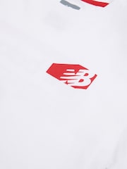 أبيض - تيشرت قطن 100% بطبعة عبارة "Authentic Brand" للأولاد من New Balance - صورة 9 من 10