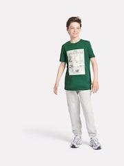 تيشِرت قطن 100% بطبعة The System للأولاد من New Balance - صورة 2 من 9