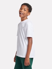 Bela - New Balance Kids majica iz džersija z majhnim logotipom 100% bombaž - Slika 4 iz 10