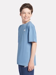 Temno modra - New Balance Kids majica iz džersija z majhnim logotipom 100% bombaž - Slika 2 iz 6