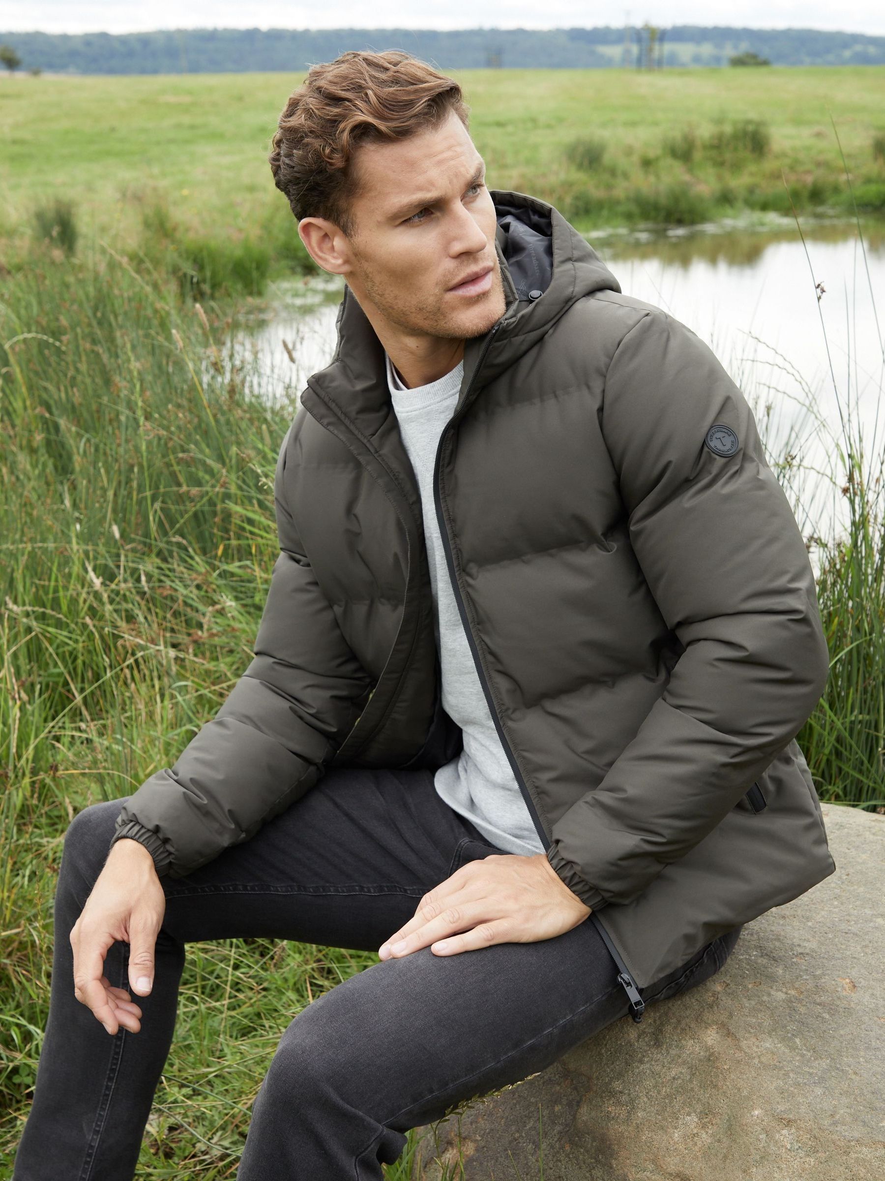 Khaki hooded puffer jacket deals