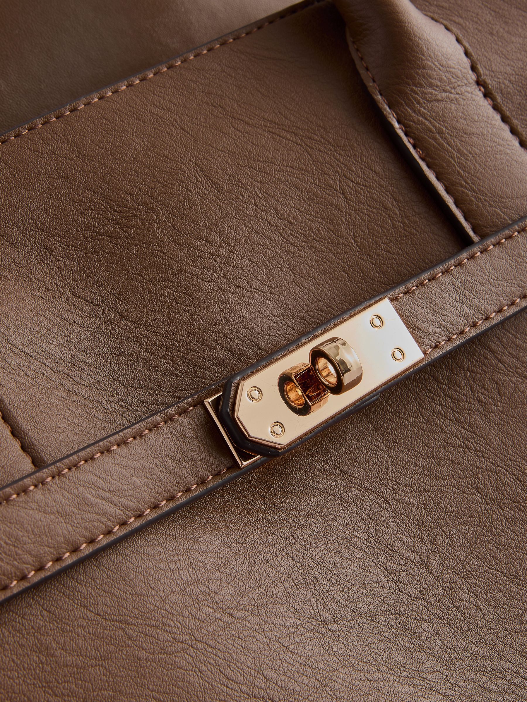 Structured tote bag with zipper store