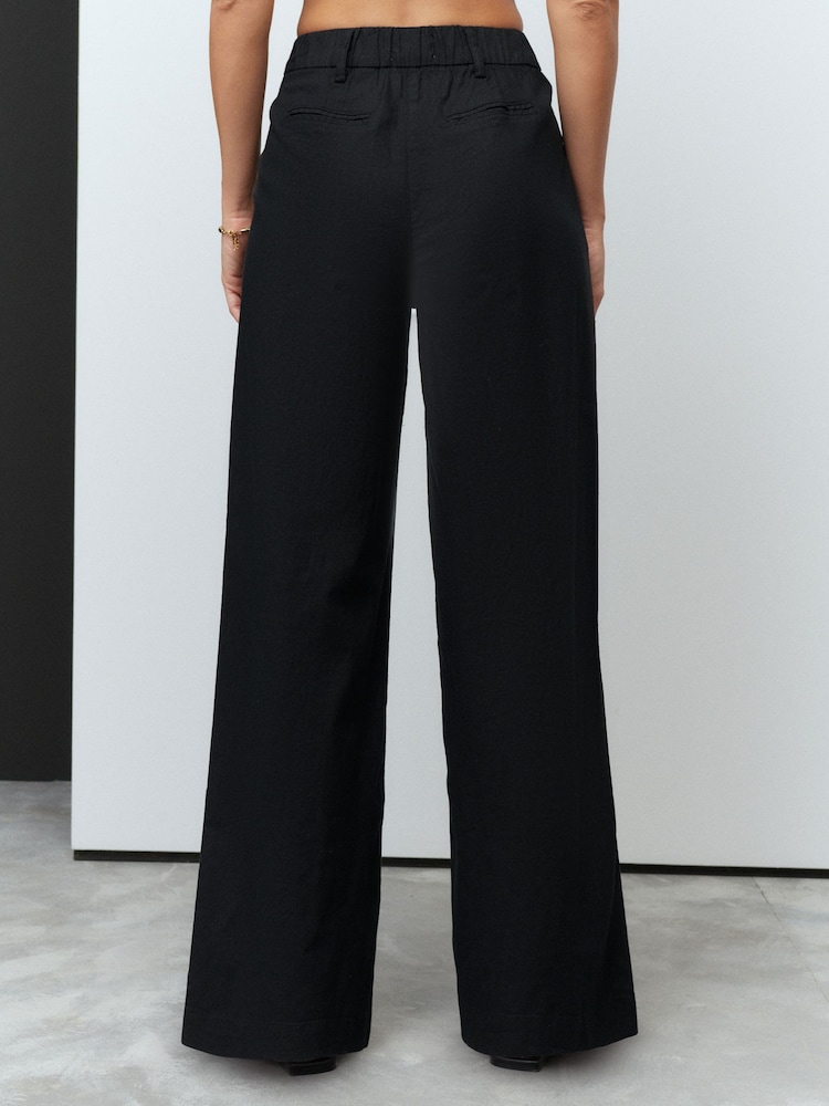 Noir - Pantalons riches en lin ample Stay Smart - Image 4 of 8