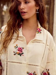 Cream Floral Embroidered - חולצה בגזרה מרובעת עם שרוולים קצרים, %100 כותנה - Image 4 of 7