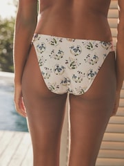 B by Ted Baker White Floral Print Bikini Briefs - Image 3 de 5