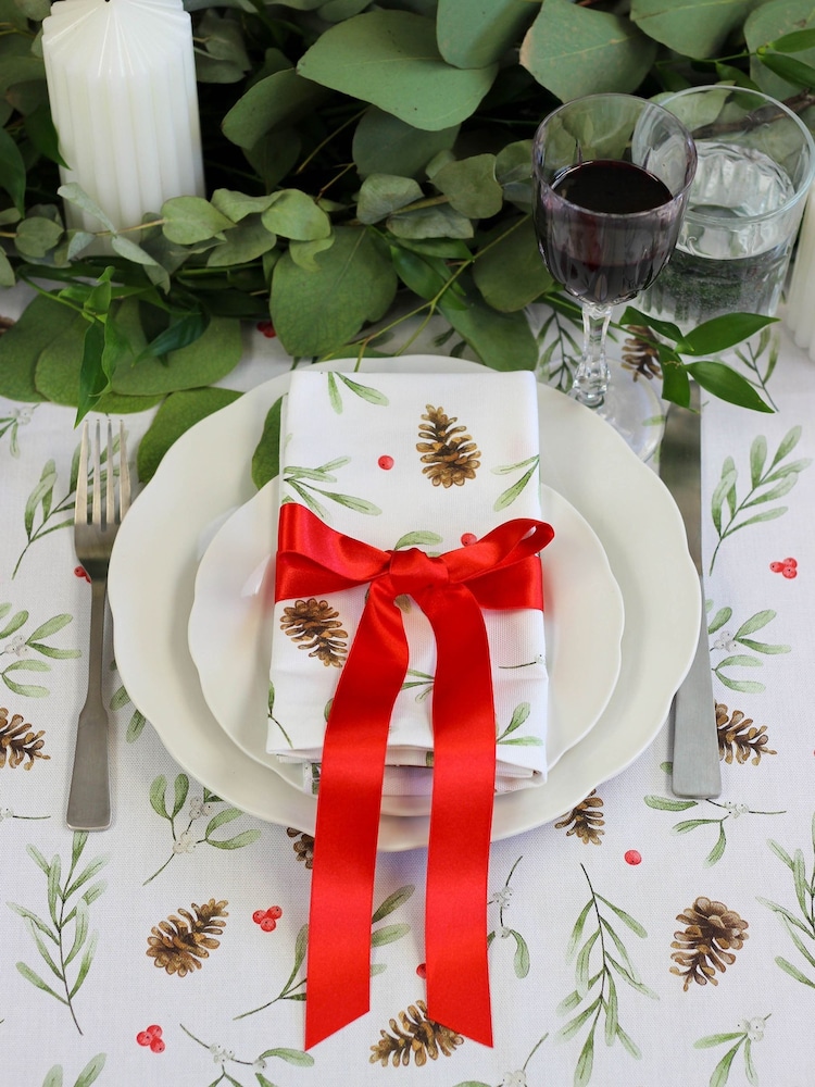 Avalon Home Red Mistletoe and Pine 100% Cotton Tablecloth - Image 4 of 6