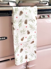 Avalon Home White Red Mistletoe Tea 100% Cotton Towel - Image 1 of 4