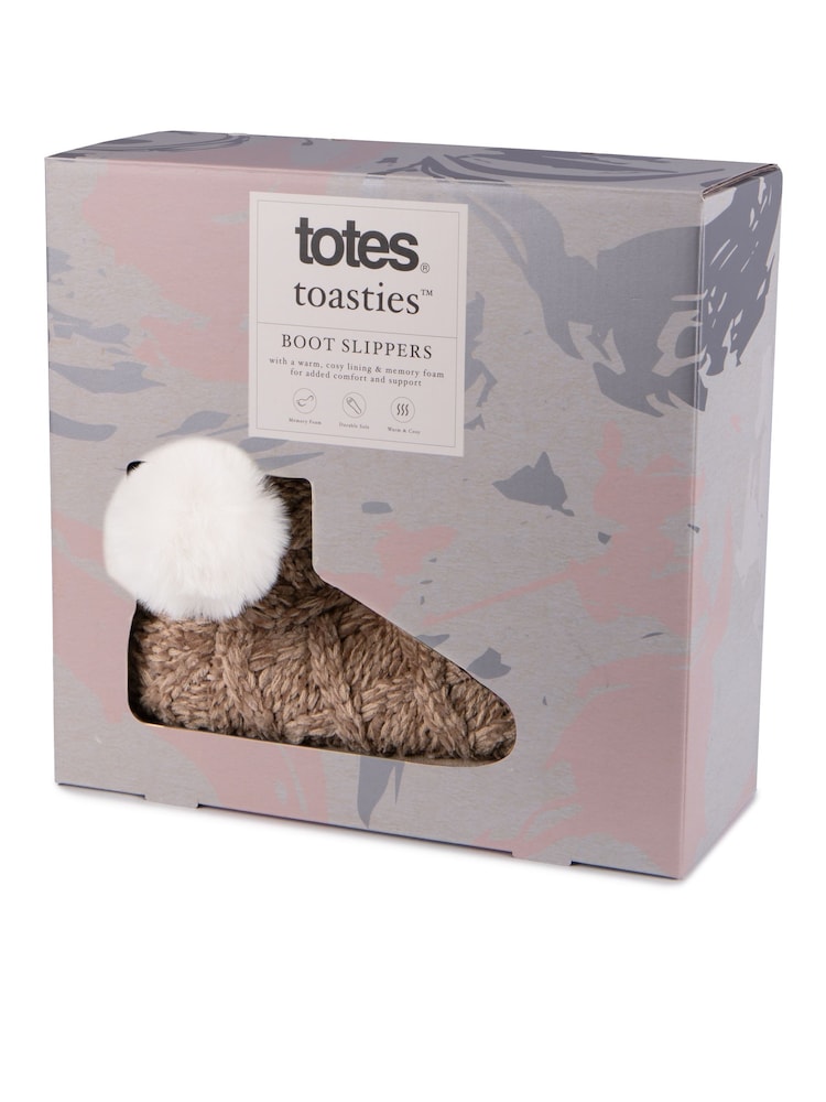 Pantuflas tipo botín de punto trenzado con pompón para mujer de Totes - Imagen 2 de 5 Pantuflas tipo botín de punto trenzado con pompón para mujer de Totes - Imagen 2 de 5