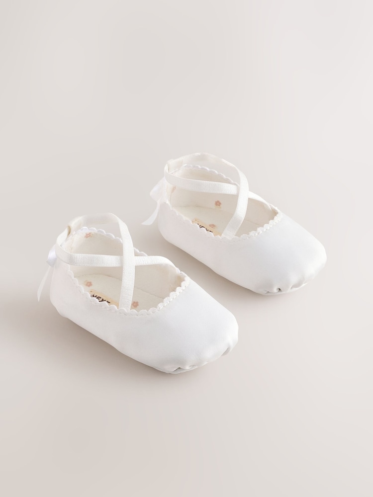 أبيض - Satin Baby Ballet Shoes (0-24mths) - صورة 1 من 5 أبيض - Satin Baby Ballet Shoes (0-24mths) - صورة 1 من 5