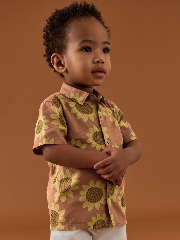 Marrón óxido - Camisa de manga corta con estampado integral de girasoles (3 meses - 7 años) - Imagen 2 de 7 Marrón óxido - Camisa de manga corta con estampado integral de girasoles (3 meses - 7 años) - Imagen 2 de 7