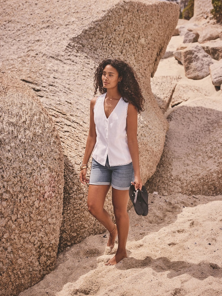 White Linen Sleeveless Lined Waistcoat - Image 2 of 7