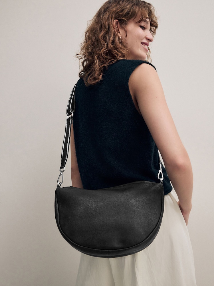 Schwarz - Umhänge Tasche aus Leder - Bild 2 von 9 Schwarz - Umhänge Tasche aus Leder - Bild 2 von 9